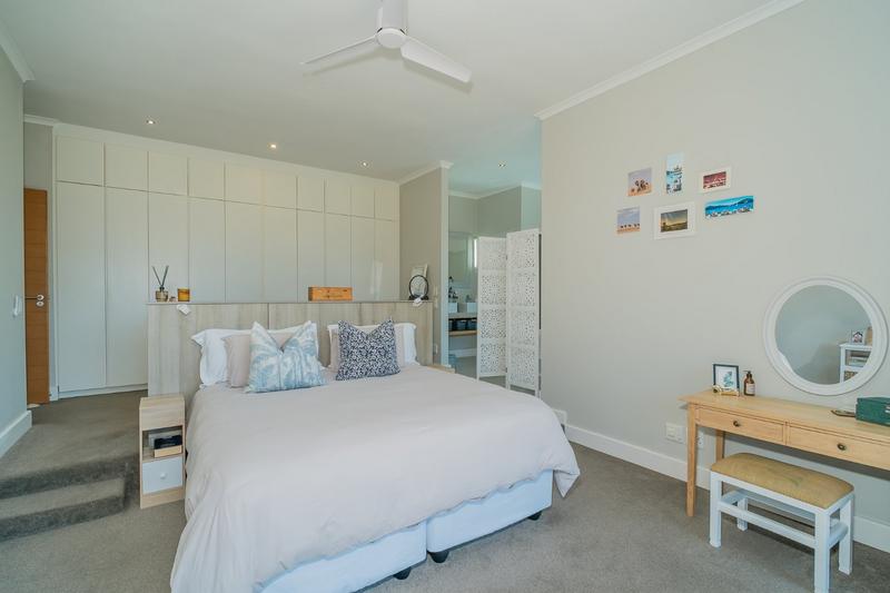 3 Bedroom Property for Sale in Lake Michelle Western Cape